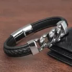 Hochwertiges Lederarmband aus Edelstahl, Wunderbares Armband im Trend